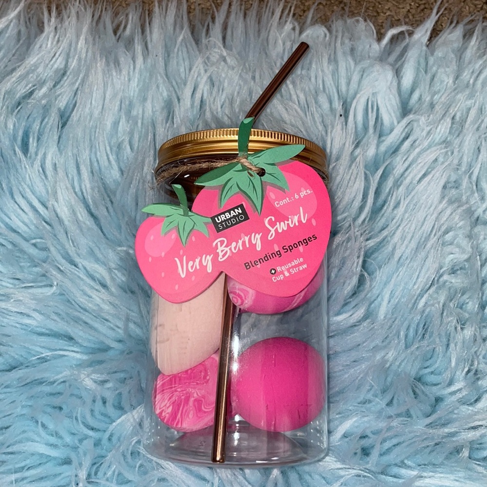 Very berry blending sponge